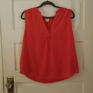 Red sleeve less blouse